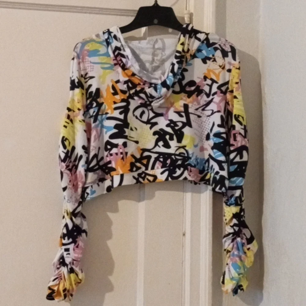 Top - Picture 2 of 2